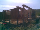 Byggearbeid av Vikebukt stavlaft hytte